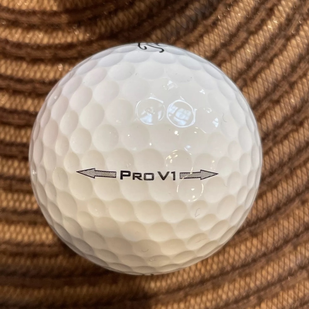 PWC Price Waterhouse Coopers Logo Golf 3 Balls Box ProV1 Collectible Accounting